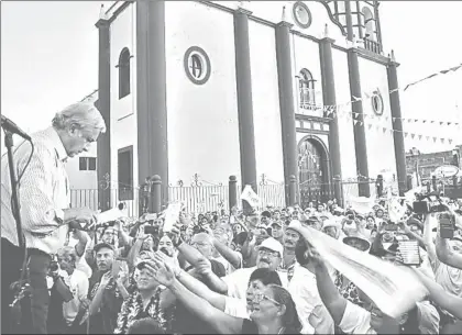  ?? Foto La Jornada ?? Andrés Manuel López Obrador, dirigente de Morena, durante su mitin en Mazatlán, Sinaloa