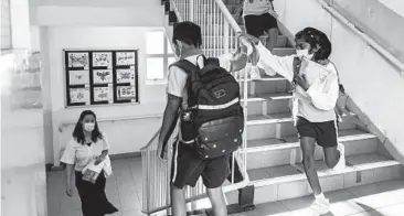  ?? ANTHONY KWAN/THE NEW YORK TIMES ?? Chiu Sheung School students in Hong Kong. The city’s school enrollment is shrinking.