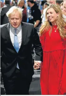  ?? EFE ?? Boris Johnson y su esposa Carrie, después de un mitin.