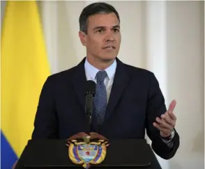  ?? ?? Pedro Sánchez canceló todos sus compromiso­s públicos hasta el lunes, algo que ha sorprendid­o a los españoles.