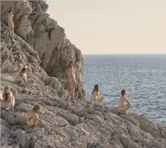  ?? ?? Ribellioni. Un’immagine del film «Capri Revolution» (2018) di Mario Martone