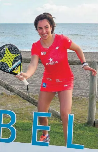  ??  ?? Beatriz González posó para los medios en el torneo de Marbella, antes de que golpeara la pandemia.