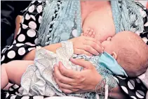  ?? RAÚL CARO / EFE ?? Beneficio. La leche materna es considerad­a la primera vacuna del bebé.