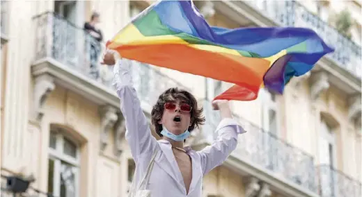  ?? ?? Dans le cortège de la Gay Pride, à Toulouse, le 9 octobre 2021.