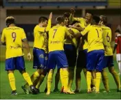  ?? (Photo Laurent Martinat) ?? Belle opération des Toulonnais qui restent au contact des équipes de tête, avec un match en retard encore à jouer.