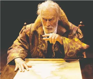  ?? V. TONY HAUSER / STRATFORD FESTIVAL ?? The late Christophe­r Plummer recognized the irony of returning to Stratford Festival glory in 2002 playing King Lear, a role he avoided like the plague. He later admitted it helped him learn
about himself and his art. “The play is extraordin­arily human,” he said.