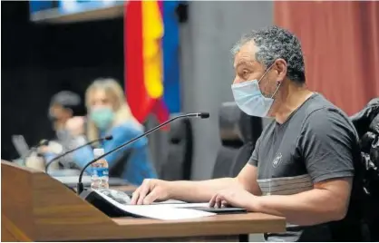  ?? Foto: Patxi Cascante ?? José Paulos, miembro de la comisión, durante el acto.