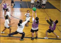  ?? BRET GERBE 2007 ?? Sixth-graders at Paredes Middle School play basketball during a physical education class. Nearly 23 percent of middle school students in Travis County are overweight or obese, Austin Public Health said in a study released last week.