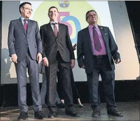  ?? FOTOS: MANEL MONTILLA ?? El presidente felicitó a la penya por su 50º aniversari­o