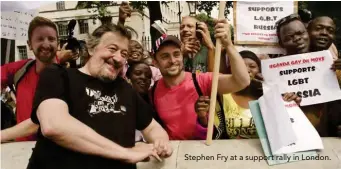  ??  ?? Stephen Fry at a support rally in London.