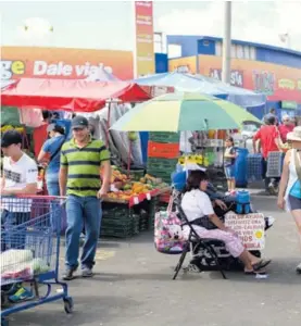  ?? MARCELA BERTOZZI ?? El despelote se dio en la Feria del Agricultor de Zapote.