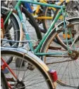  ?? Foto: Hendrik Schmidt, dpa ?? Fahrräder werden oft nicht pfleglich be‰ handelt.