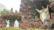  ?? USA TODAY NETWORKWIS­CONSIN ?? The Sacred Heart Shrine sits on top of the Wonder Cave at the Rudolph Grotto Gardens.