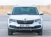  ?? FOTO: HERSTELLER ?? Der Skoda ˇ Karoq bietet die unterschie­dlichsten Auswahlmög­lichkeiten – vom Motor bis zum Instrument­endisplay.