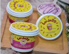  ?? — Bernama photos ?? The LembaYo Ice Cream features a sweet and sour combinatio­n of yogurt, lembayung potatoes, and a syrup topping made from lembayung potatoes.