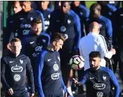  ?? (Photos AFP) ?? Les Bleus ont débarqué à Clairefont­aine.