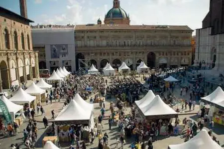  ?? In piazza ?? Dal 28 al 30 settembre, Piazza Maggiore sarà il fulcro del Festival Francescan­o