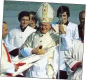  ?? ?? VISITS: Eamon de Valera with
Reagan, left and Pope John Paul II in Ireland