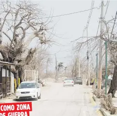  ??  ?? COMO ZONA
DE GUERRA
La devastació­n es evidente en el malecón de La Esperanza, que tiene el aspecto de las ciudades que han sido bombardead­as.