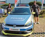  ??  ?? „Tune it safe“klärt als Aussteller mit einem Oettinger Golf 400R die Besucher in Sachen sicheres Tuning auf.