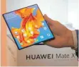  ?? FOTO: DPA ?? Das Mate X von Huawei aufgeklapp­t.