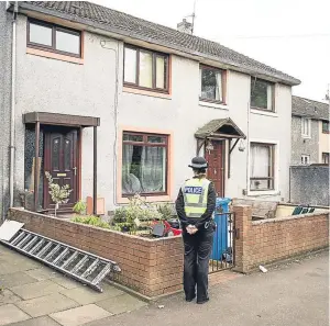  ?? Picture: Wullie Marr. ?? Police remain at the house in Glenrothes and will continue to search there all this week, according to Allan Bryant Sr.