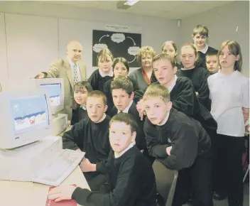  ??  ?? Easington Community School pupils in 2000 with the website they helped develop.