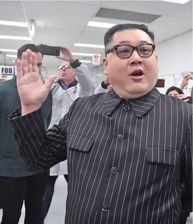  ?? Feedback: UPI ?? The Kim Jong Un impersonat­or at the Scott Morrison campaign on May 13, 2022.