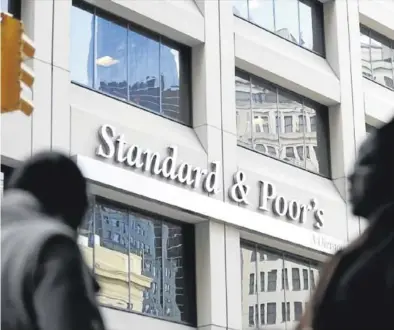  ?? EL PERIÓDICO ?? Fachada de la agencia de calificaci­ón Standard & Poor’s Global, en Nueva York