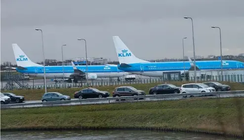  ?? ?? KLM airplanes sit in Schiphol Airport near Amsterdam, Netherland­s.