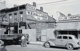  ?? THE STANDARD COLLECTION ST. CATHARINES MUSEUM ?? In this photo from September 1945, the White Star Café had been torn down revealing a big open space to make way for new developmen­t.