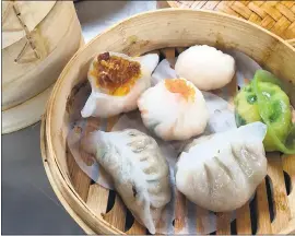  ?? PHOTOS: MARY ORLIN ?? Oakland’s Peony Seafood Restaurant serves a sampler of steamed dumplings.