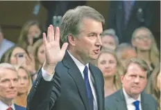  ??  ?? A pesar de que Kavanaugh insiste en su inocencia, los republican­os frenaron su carrera hacia la aprobación.