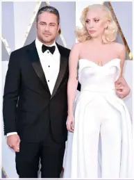  ??  ?? Lady Gaga var tidigare förlovad med skådisen Taylor Kinney, men förhålland­et tog slut i juli förra året.