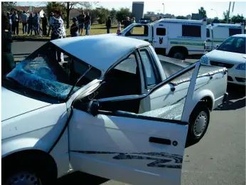  ??  ?? Damage that the vehicle
sustained