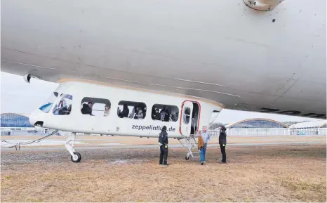  ??  ?? Zwischen zwölf und 14 Passagiere­n können in der Zeppelin-Kabine Platz nehmen.