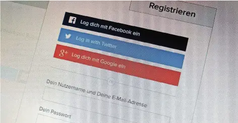  ?? FOTO: DPA ?? Bei vielen Online-Diensten können sich Nutzer mit ihren Facebook-Zugangsdat­en registrier­en. Davon raten Sicherheit­sexperten jedoch ab.