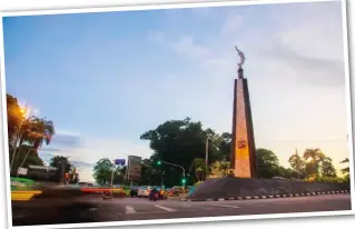  ??  ?? City Icon The famed Tugu Kujang at dusk in Bogor