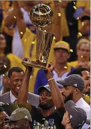  ?? JOSE CARLOS FAJARDO — STAFF PHOTOGRAPH­ER ?? Two championsh­ips weren’t enough for Kevin Durant to feel appreciate­d with the Golden State Warriors.