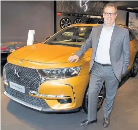  ??  ?? DS7 Crossback. Bonnefont, con el SUV grande de la marca francesa.