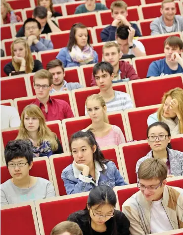  ?? Foto: dpa/Jan Woitas ?? Bei Studenten aus China ist der Studiengan­g Wirtschaft­swissensch­aften an der Universitä­t Leipzig besonders beliebt.