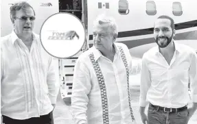  ??  ?? • El presidente de El Salvador, Nayib Bukele (der.), tuvo un encuentro en Tapachula, Chiapas, con su homólogo mexicano Andrés Manuel López Obrador (centro) el jueves por la tarde.