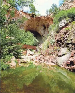  ?? ROGER NAYLOR/SPECIAL FOR THE REPUBLIC ?? Swimming is permitted downstream of Tonto Natural Bridge.