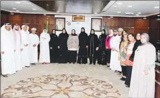  ?? KUNA photo ?? Group photo of participan­ts at the eighth meeting of the GCC sustainabl­e developmen­t program.