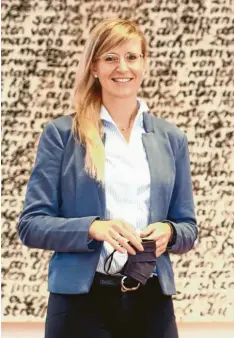  ?? Foto: Alexander Kaya ?? Katrin Albsteiger, 37, ist seit einem Jahr Oberbürger­meisterin der Stadt Neu‰Ulm. Zuvor saß sie vier Jahre lang im Deutschen Bundestag.