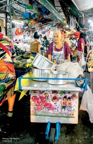  ??  ?? Khlong Toei Market, in Bangkok.