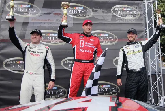  ?? PHOTO COURTOISIE RYAN DUPONT ?? Louis-Philippe Dumoulin, Kevin Lacroix et Adam Andretti ont célébré sur le podium à Toronto dimanche dernier.