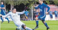  ?? FOTO: FLORIAN WOLF ?? Der TSV Heimenkirc­h (li. Tim Grosser gegen Ratzenried­s Dennis Mihaljevic) empfängt Maierhöfen-Grünenbach.