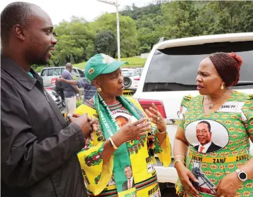  ?? — Picture: Tinai Nyadzayo (See Story on Page 2) ?? Defence and War Veterans Affairs Minister Cde Oppah Muchinguri-Kashiri (centre) chats to Informatio­n Media and Broadcasti­ng Services Minister Cde Monica Mutsvangwa (right), and ZANU-PF Manicaland Provincial Youth Political Commissar Cde Washington Zihwihwi at the Chitepo School of Ideology in Mutare yesterday.