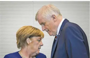  ?? FOTO: FLORIAN GAERTNER/IMAGO ?? Bundeskanz­lerin Angela Merkel (CDU) und CSU-Chef Horst Seehofer stehen sich am Sonntag gegenüber. Sie müssen Einigung erzielen. Haarige Themen gibt es zuhauf, allen voran die Flüchtling­spolitik.